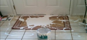 Rỉ tai nhau cách tẩy vết sơn trên sàn nhà sạch bong kin kít, hiệu quả bất ngờ!